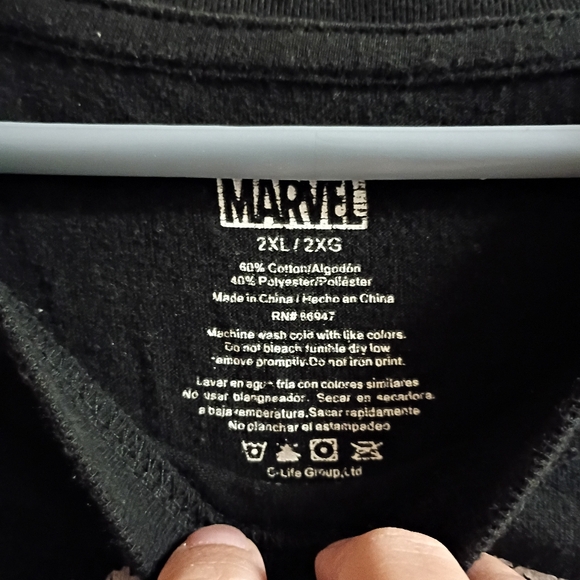 2/$10 Marvel Black Punisher Tee Size 2XL - Picture 4 of 7